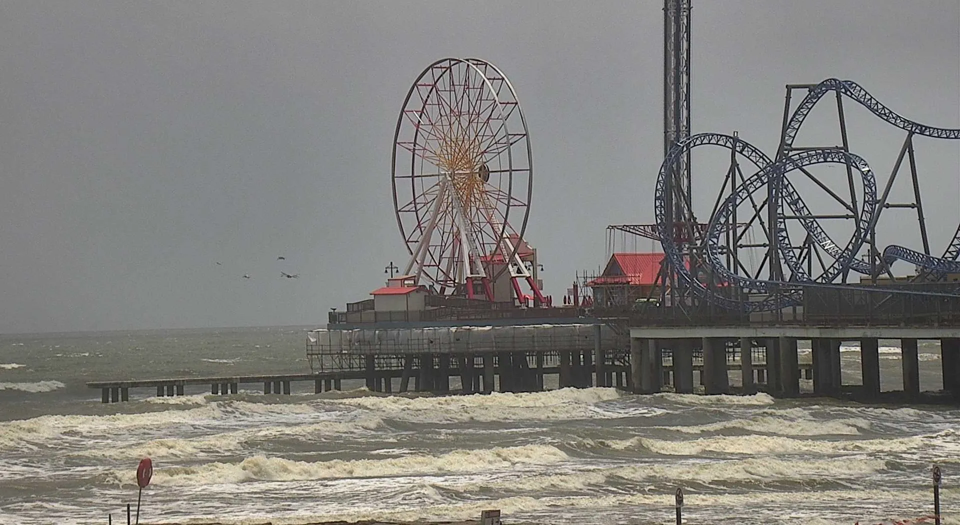 Pleasure Pier, Galveston, Texas Webcam / Camera