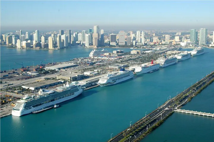 Miami, Florida - Biscayne Bay, Miami, Florida Webcam / Camera Inactive