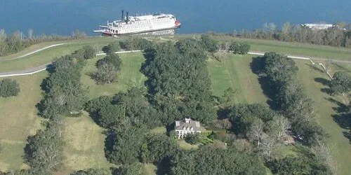 Aerial view of the the Port of Oak Alley, Louisiana