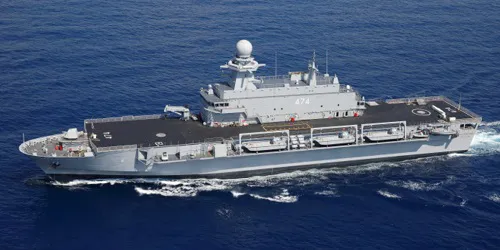 Live real-time tracking of military amphibious transport dock Kalaat Béni Abbès from the Algerian National Navy