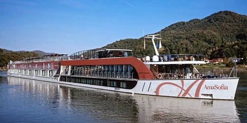 Live real-time river cruise ship tracking of AmaSofia from Ama Waterways