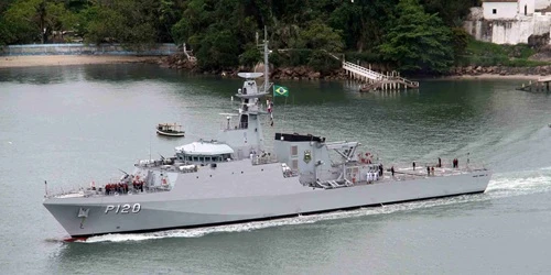 Amazonas Real-Time Military Ship Tracking