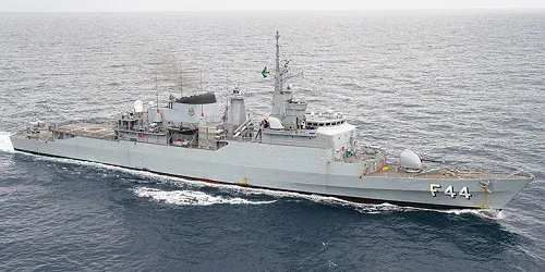 Live real-time tracking of military frigate Independência from the Brazilian Navy