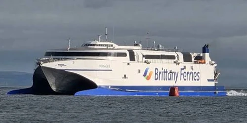 Voyager Real-Time Cruise Ferry Tracking