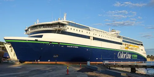 Live real-time cruise ferry tracking of Color Hybrid from Color Line
