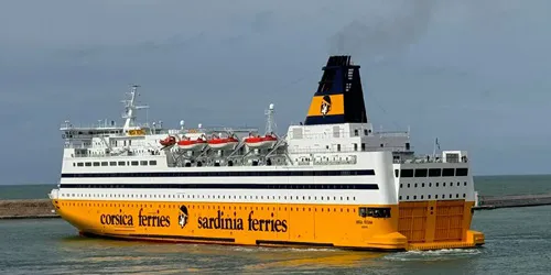 Live real-time cruise ferry tracking of Mega Regina from Corsica Sardinia Ferries