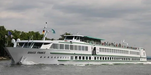 Live real-time river cruise ship tracking of Douce France from CroisiEurope