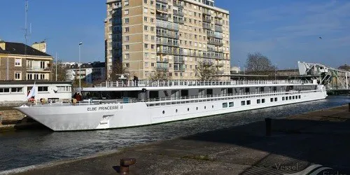 Live real-time river cruise ship tracking of Elbe Princesse II from CroisiEurope