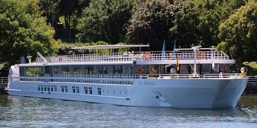 Live real-time river cruise ship tracking of Elbe Princesse from CroisiEurope
