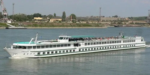 Live real-time river cruise ship tracking of France from CroisiEurope