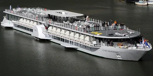 Live real-time river cruise ship tracking of Loire Princesse from CroisiEurope