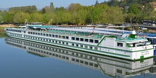 Live real-time river cruise ship tracking of Mistral from CroisiEurope