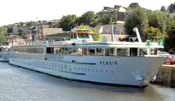 Live real-time river cruise ship tracking of Renoir from CroisiEurope