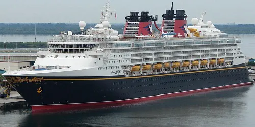 Live real-time ocean cruise ship tracking of Disney Magic from Disney Cruise Line