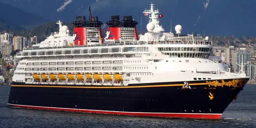 Live real-time ocean cruise ship tracking of Disney Wonder from Disney Cruise Line