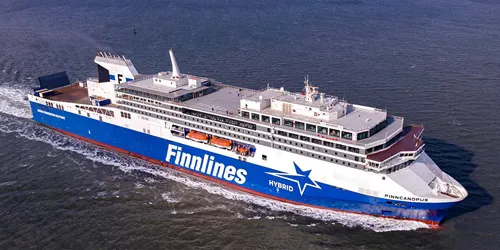 Live real-time cruise ferry tracking of Finncanopus from Finnlines