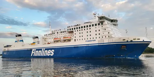 Live real-time cruise ferry tracking of Finnstar from Finnlines