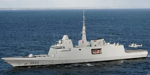 Live real-time tracking of military destroyer Aquitaine from the French Navy