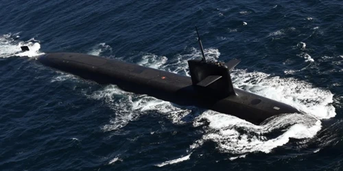 Live real-time tracking of military submarine De Grasse from the French Navy