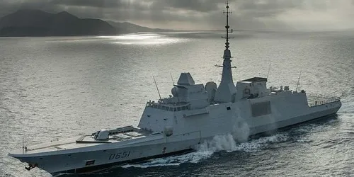 Live real-time tracking of military destroyer Normandie from the French Navy