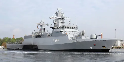 Live real-time military ship tracking of Braunschweig from German Navy
