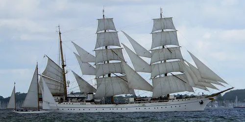 Live real-time military ship tracking of Gorch Fock from German Navy