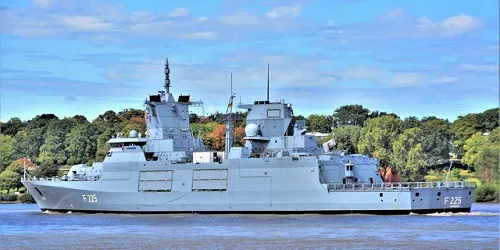 Live real-time tracking of military frigate Rheinland-Pfalz from the German Navy