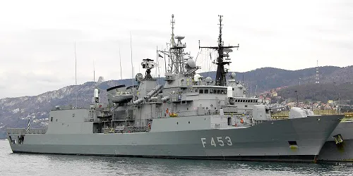 Live real-time tracking of military frigate Spetsai from the Hellenic Navy