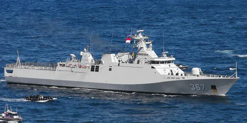 Live real-time tracking of military corvette KRI Sultan Iskandar Muda from the Indonesian Navy