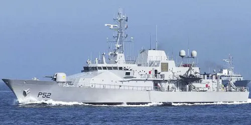Live real-time tracking of military patrol ship LÉ Niamh from the Irish Naval Service