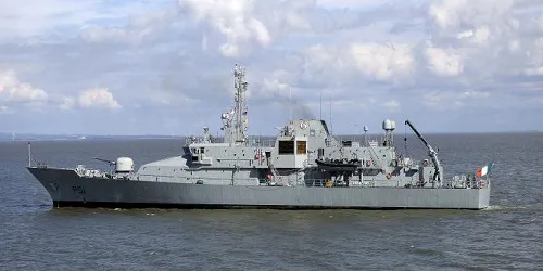 Live real-time tracking of military patrol ship LÉ Róisín from the Irish Naval Service