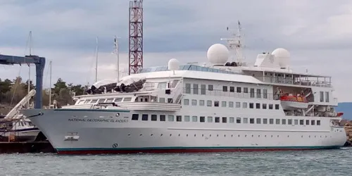 Live real-time ocean cruise ship tracking of National Geographic Islander II from Lindblad Expeditions (Nat Geo)