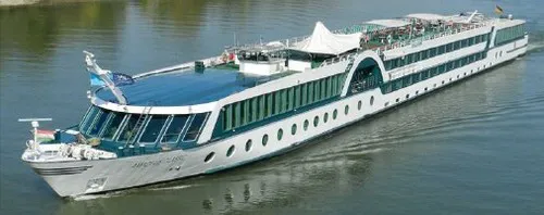Live real-time river cruise ship tracking of Amadeus Classic from Luftner Cruises