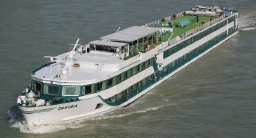 Live real-time river cruise ship tracking of Danubia from Luftner Cruises