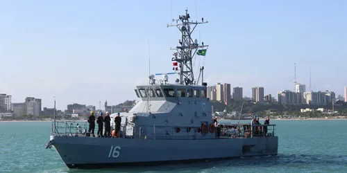 Río Yaguaron Real-Time Military Ship Tracking