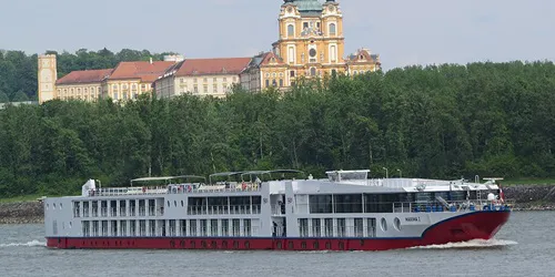 Live real-time river cruise ship tracking of Maxima from Nicko Cruises