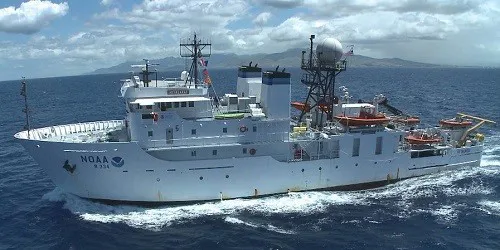 Live real-time research ship tracking of Hi'ialakai from National Oceanic and Atmospheric Administration