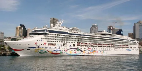 Live real-time ocean cruise ship tracking of Norwegian Star from Norwegian Cruise Line
