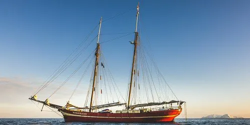 Live real-time ocean cruise ship tracking of Noorderlicht from Oceanwide Expeditions