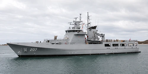 HMAS Illawara Real-Time Military Ship Tracking