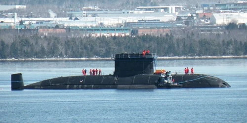 Live real-time tracking of military submarine HMCS Chicoutimi from the Royal Canadian Navy