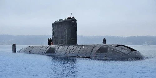 Live real-time tracking of military submarine HMCS Windsor from the Royal Canadian Navy