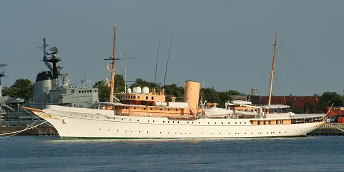 Live real-time tracking of military royal yacht Dannebrog from the Royal Danish Navy