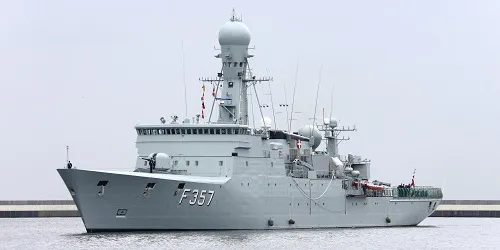 Live real-time tracking of military frigate Thetis from the Royal Danish Navy