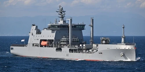 Live real-time military ship tracking of HMNZS Aotearoa from Royal New Zealand Navy