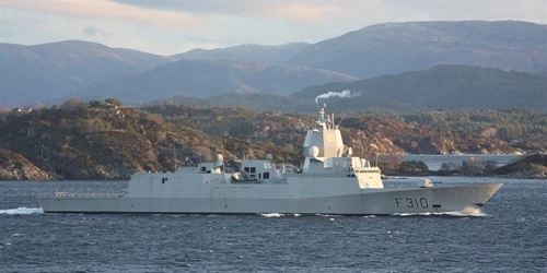 Live real-time military ship tracking of HNoMS Fridtjof Nansen from Royal Norwegian Navy