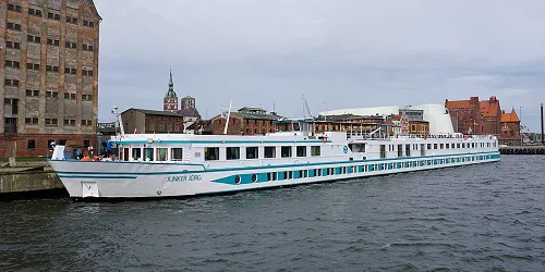 Junker Jörg Real-Time Cruise Ship Tracking