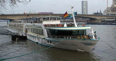 Live real-time river cruise ship tracking of Swiss Gloria from Scylla