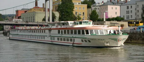 Live real-time river cruise ship tracking of Swiss Pearl from Scylla