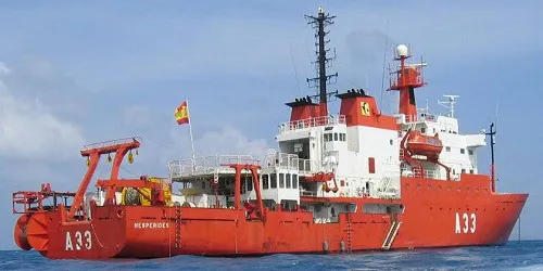 Live real-time tracking of military polar research ship Hespérides from the Spanish Navy